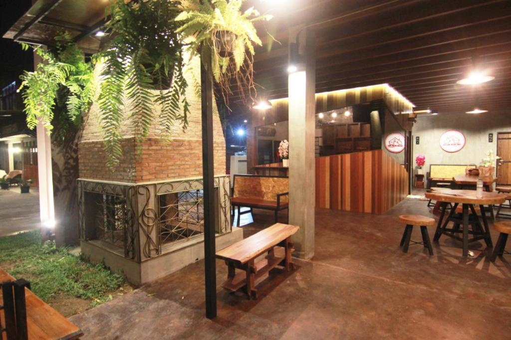 Baankonpai Hotel Exterior photo